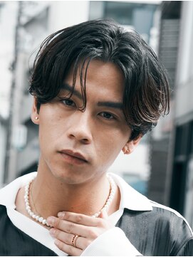 レタッチ バイ フィフス 天神大名(RETOUCH by fifth) 天神ニュアンスパーマフェザーパーマセンターパートウルフカット