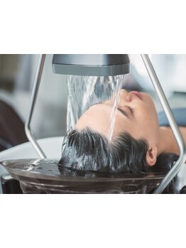”夢シャンプー台で頭浸浴”頭皮の汚れを落とし、健康な髪に☆ヘッドスパメニュー取り揃えております◎
