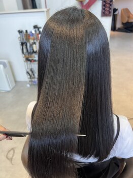 リロ(RiLo)の写真/お悩みを解消！髪本来の美しさを追求した自然なストレートヘア。指通りなめらかなサラツヤ髪へと導きます＊
