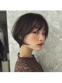 小顔フェザーショートボブ