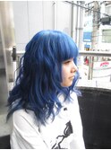 ふわふわ巻き髪ブルーアッシュ