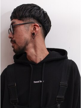 メリケンバーバーショップ コウベ(MERICAN BARBERSHOP KOBE) 刈り上げフェードネープレス73風ぱっつんショート