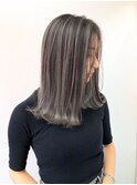 外ハネバレイヤージュ