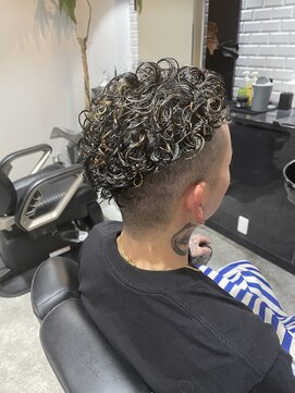 ボルド(MEN'S HAIR SALON BORDO) 強めスパイラル×ハイライト