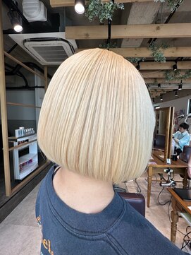 トゥルース 獨協大学前店(Hair&Make TRUTH) 艶ホワイト