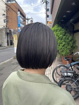 ノーム バイ アウラ(norm. by aura) ダークグレージュ