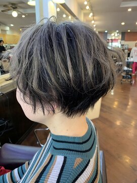 シャンプーボーイアネックス(SHAMPOO BOY Annex) アンブレラカラー×ショートbyERINA