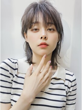 アコテアット ヘア(acote @) 斜めバング/グレージュカラー/シルキーベージュ/韓国/渋谷