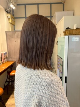 ネウィ 八王子(newi) 大人かわいい艶々ブラウンカラー