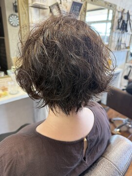 メグル(MEGURU,) くせ毛を使っただけのカット