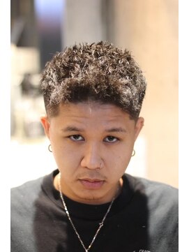 キングスマン トーキョー 国分寺(KINGSMAN TOKYO) ツイストパーマ