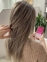 ユウル 横浜(juhl.)&nbsp;パールベージュヘーゼルグレージュブリーチダブルカラー/横浜駅