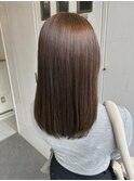 オリーブグレージュ