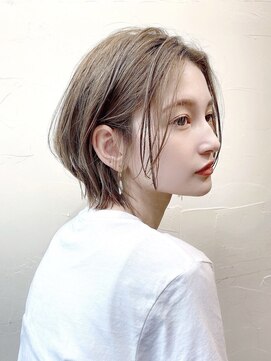 リブランド 銀座(REBRAND) ☆小顔に見える耳掛けショートウルフミルクティーカラー☆