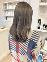 キャアリー(Caary)&nbsp;福山市Caary透明感ベージュ立体感ハイライト赤み打ち消しカラー