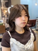 ザザ ZA/ZA 神楽坂 センターパートで "大人可愛い" くびれレイヤー