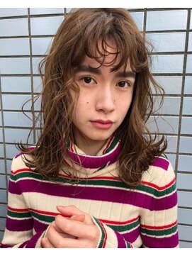 ジーナ(XENA) パーマ風くせ毛ウェーブ