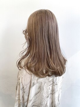 アライブ ハラジュク(ALIVE harajuku) 秋にもオススメ柔らかいベージュ