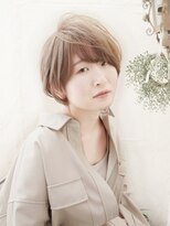 フェアスティックリヒト(VERSTECK Licht) ハイトーンミルクティー　耳掛けくびれショート