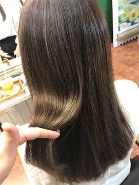 シロトータルデザイン(shiro total design) 艶髪ストレート×暗髪