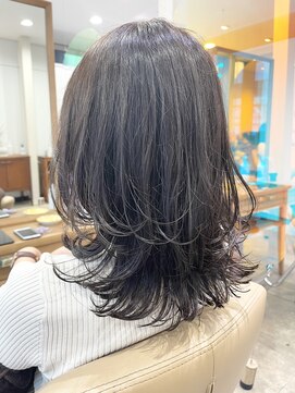 インビテーション 名古屋(invitation) ◎ミディアムレイヤー/アプリエカラー！ブルーアッシュ♪