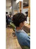 お手入れ重視のカーリーヘアー