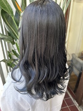 アン(Hair make un) ブルージュグレー【インナーカラー/ダブルカラー/ブリーチ/韓国