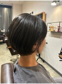 耳かけショートボブ
