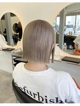 レノ 直江店(RENO) 切りっぱなしボブ/ハイトーンベージュ/金沢美容院