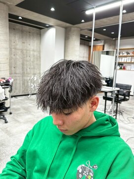 イーラ(era) パーマ/メンズ/刈り上げ/眉毛/ツイスト