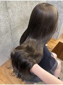 オリーブグレージュ