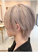 ブラック×ホワイト　デザインカラー　ウルフ　ハンサムショート