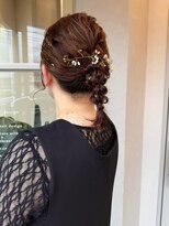 ポジ(poji)&nbsp;アレンジ　艶髪　髪質改善　ヘアセット　編みおろし　顔まわり