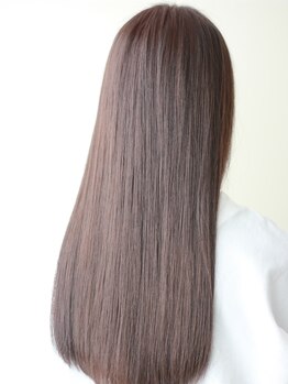 アトリエイトワ(atelier ittowa)の写真/髪のパサつきや、乾燥が気になる方に◎トリートメントで髪を内側から補修し、指通りの良い艶やかな質感へ♪