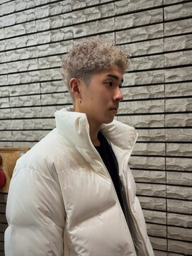 ウム(UMM) スパイキーパーマ×ミルクティーベージュ