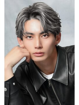 テンバイリップスヘアー(TEN by LIPPS hair) 大人かっこいいシルバーバレイヤージュツーブロセンターパート