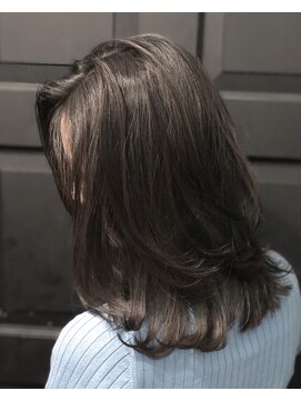 アリュウル 表参道 青山(Allure) グレージュハイライトカラー×切りっぱなし Allure【千葉英樹】