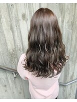 レイドバック(LAID BACK)&nbsp;【代官山 LAID BACK】グレーアッシュ外国人風ヘアスタイル