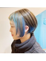 ヨナサン(Yona Saint)&nbsp;サファイアブルーのインナーカラー。