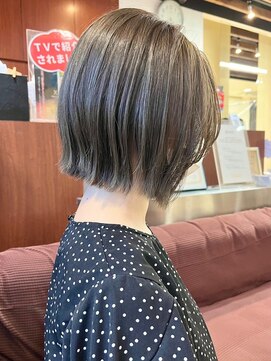 クオリス 上福岡店(QUALIS) 20代30代40代大人可愛い切りっぱなし外ハネくびれグレージュボブ