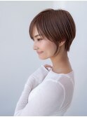 20代30代大人かわいい斜めバンググレージュカラー小顔ショート