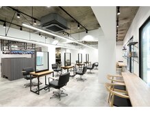 「FIRST空間へのこだわり」自然光が差し込む【洗練された心地いい空間】でゆったりとお過ごし下さい