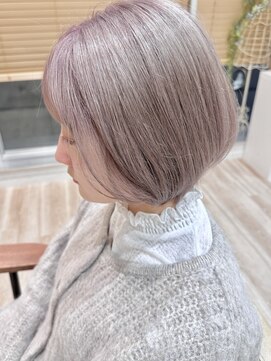 ボネッカ 鶴見(BONECCA) ショートボブ＋ホワイトベージュカラー