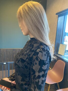 メルシー(merci) 【merci古河店】個性光るロングウルフ×シルバーベージュ