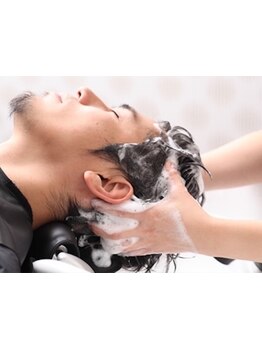 present人気のヘッドスパで極上の癒しを。メンズのお客様にもおすすめ♪