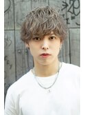 グレージュ×センターパート×束感×軽やか×抜け感