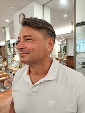 ビュートリアム 神戸(BEAUTRIUM) ツーブロックサイドパート/ショート/神戸/三宮