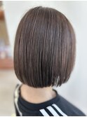 切りっぱなしボブ×ナチュラルグレージュ