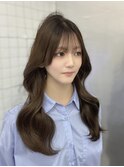 小顔ロングレイヤーカット顔周り秋グレージュカラー透明感カラー