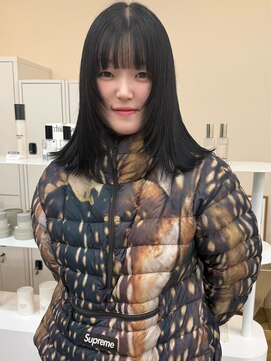 ナチュラル黒髪顔まわりレイヤースタイル